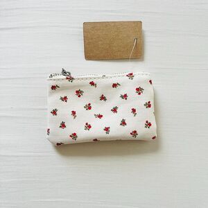 BNWT Brandy Melville/John Galt red and white floral mini coin purse/pouch